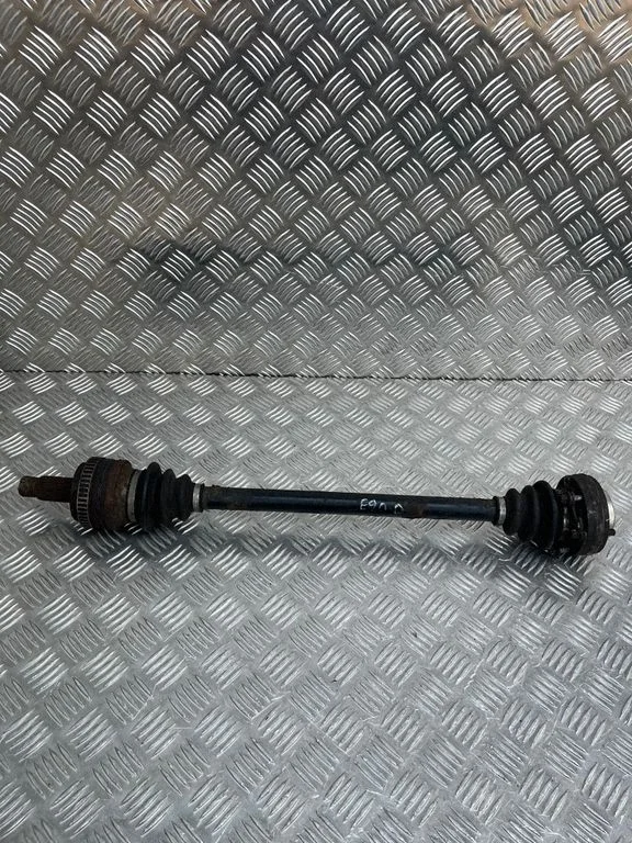 Tagumine pooltelg – BMW 3-seeria E90 E91 (2005-2012)