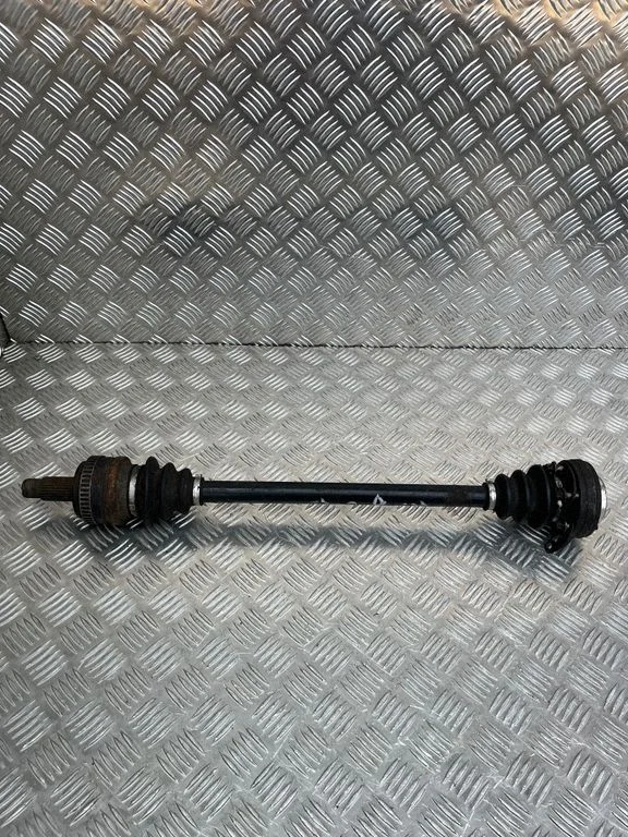 Tagumine pooltelg – BMW 3-seeria E90 E91 (2005-2012)
