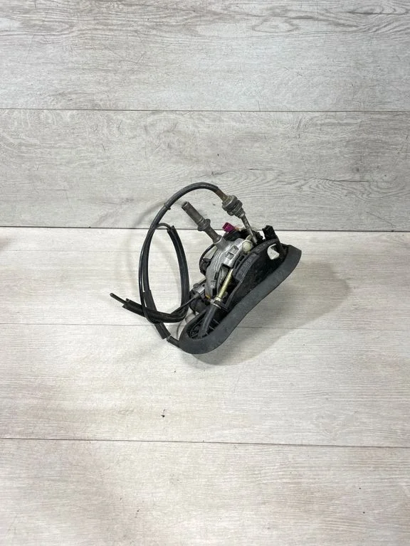 Gear selector mechanism 7515261