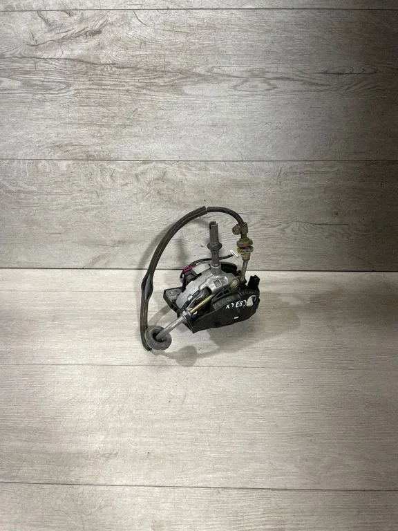 Gear selector mechanism 0361123