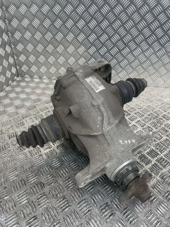 Rear differential 7584444