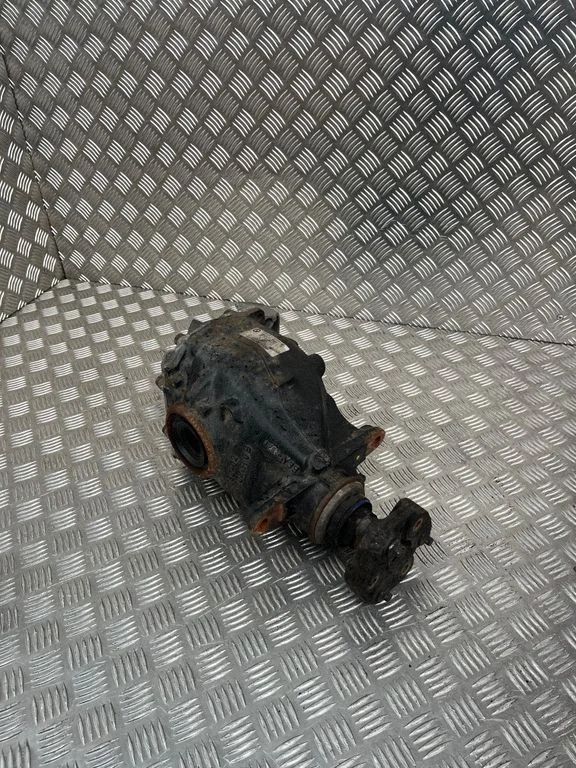 Aizmugurējais reduktors – BMW 3. sērija F30 F35 F31 (2012-2018)