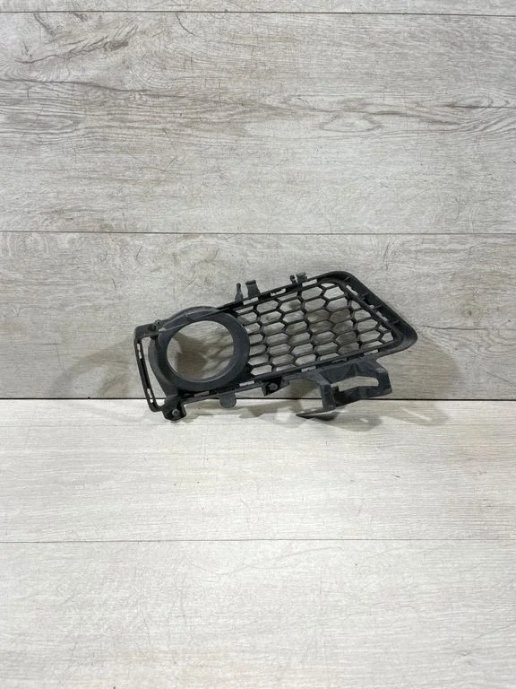Front bumper lower grill 8062632