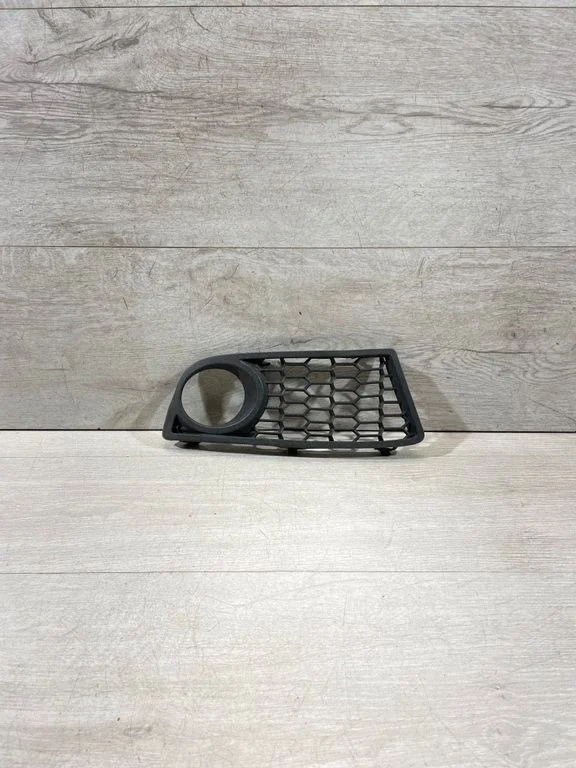 Apakšējās restes (trīs daļu) 8048968