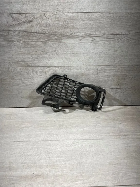 Front bumper lower grill 8054155