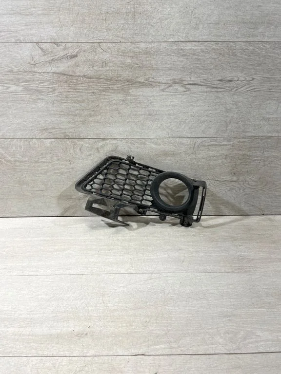 Front bumper lower grill 8054155