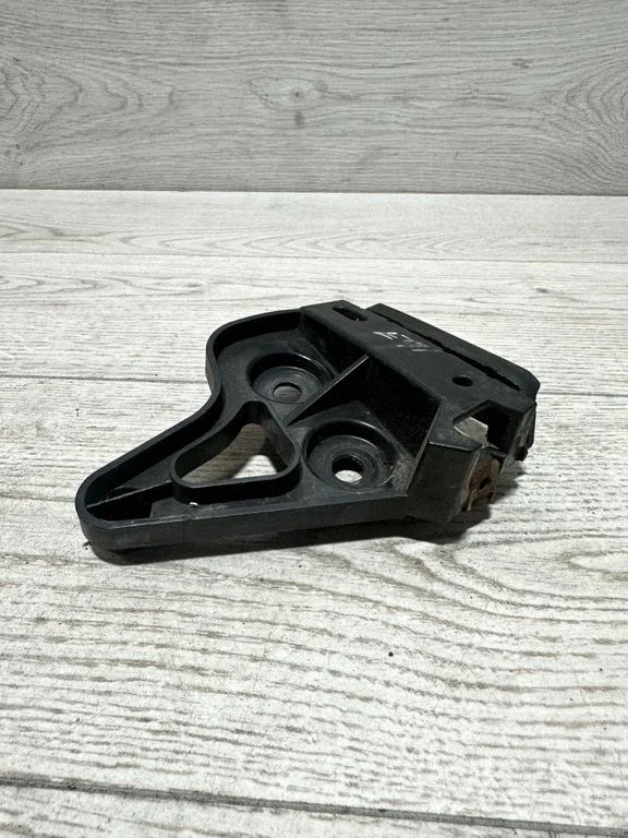 Rear bumper mounting bracket – BMW 5 Series E60 E61 (2004-2010)