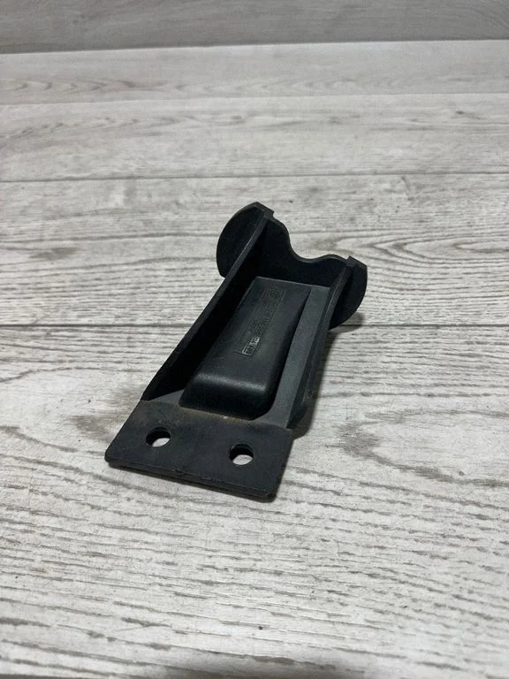 Rear bumper mounting bracket 8146096 – BMW Z3 E36 (1994-2002)