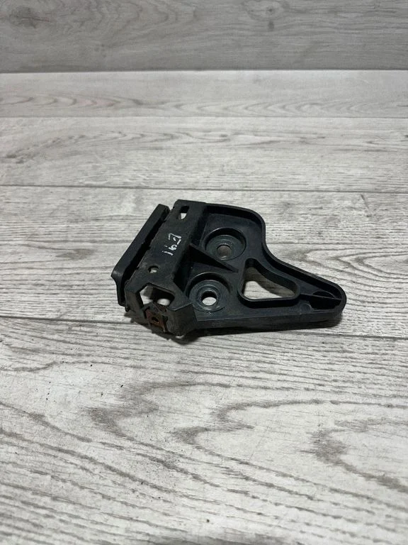 Mocowanie zderzaka tylnego – BMW Seria 3 E90 E91 (2005-2012)