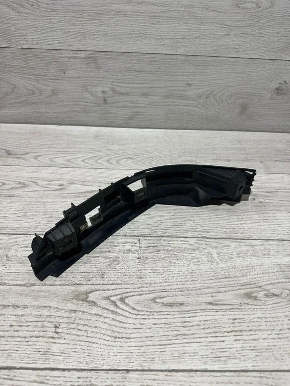 Mocowanie zderzaka tylnego – BMW Seria 7 E65 E66 (2001-2008)
