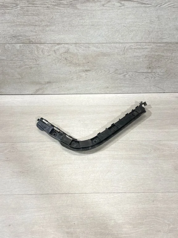 Rear bumper mounting bracket 108399100j – Tesla Model 3 (2017-)