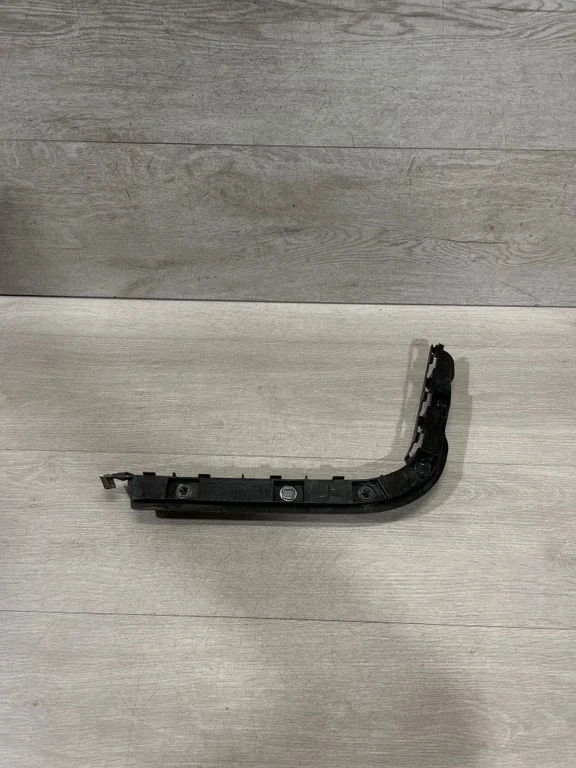 Rear bumper mounting bracket 108399000J – Tesla Model 3 (2017-)