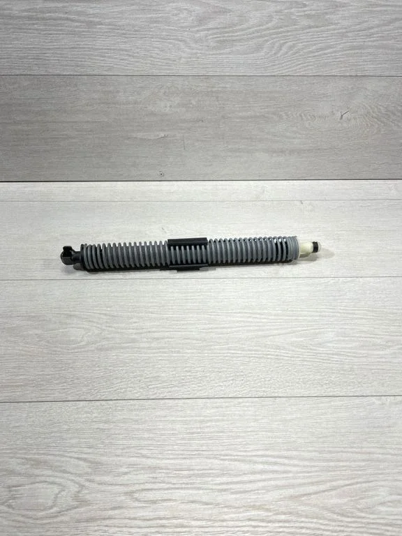 Aizmugurējā vāka amortizators 7366403
