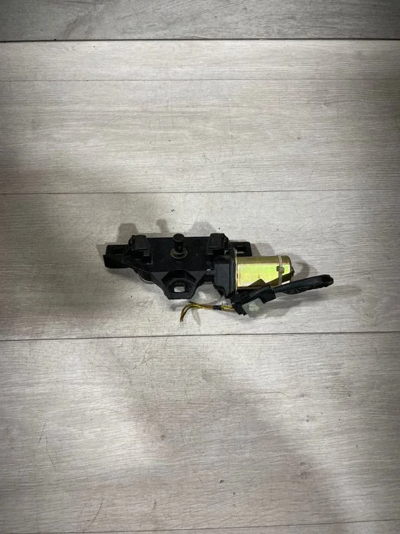 Tailgate/trunk/boot lock/catch/latch 7014872