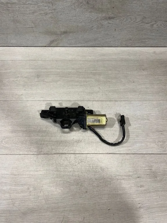 Tailgate/trunk/boot lock/catch/latch 7014872