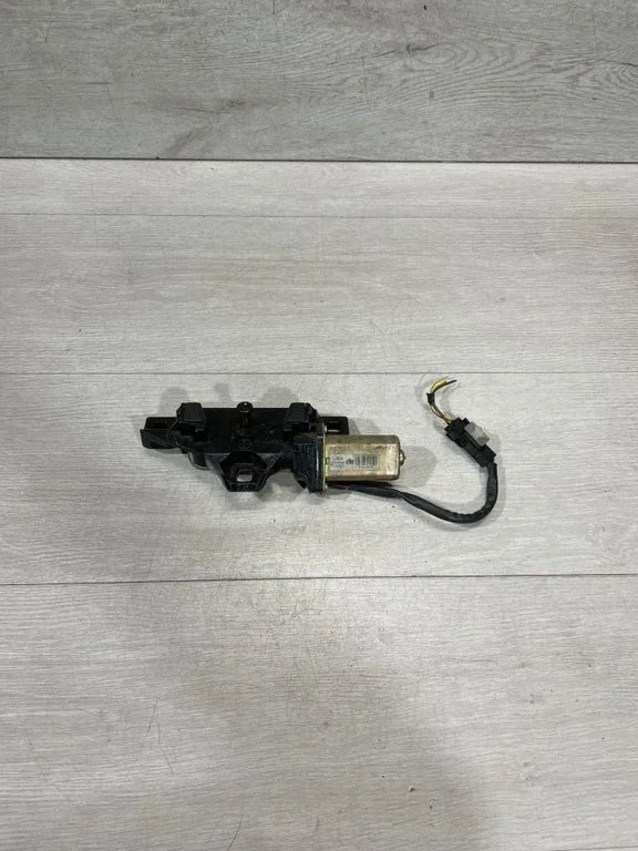 Tailgate/trunk/boot lock/catch/latch 7014872