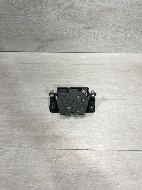 Zamek klapy bagażnika 912935105 – BMW X3 F25 (2010-2017)