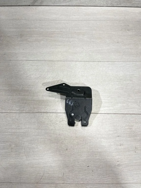 Zamek klapy bagażnika – BMW Seria 7 E65 E66 (2001-2008)