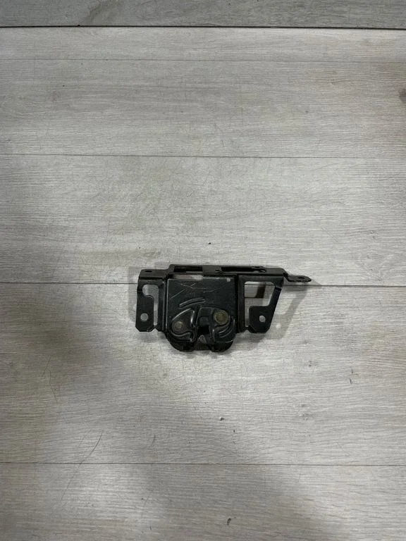 Tailgate/trunk/boot lock/catch/latch 7057364