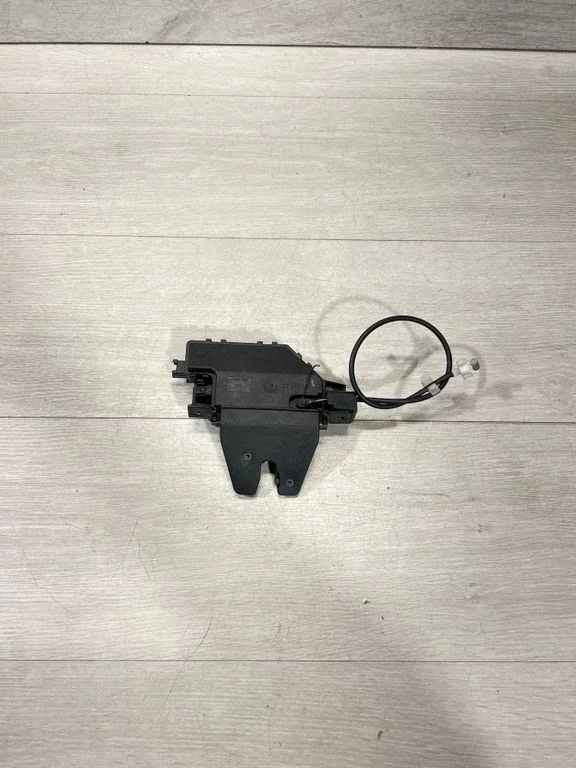 Tailgate/trunk/boot lock/catch/latch 8196401
