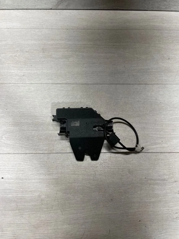 Tailgate/trunk/boot lock/catch/latch 8196401