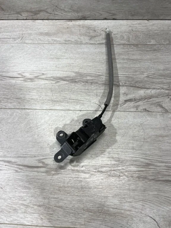 Aizmugurējā vāka slēdzene – BMW X5 E70 (2006-2013)