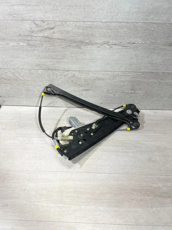 Priekinio el. lango pakėlimo mechanizmo komplektas