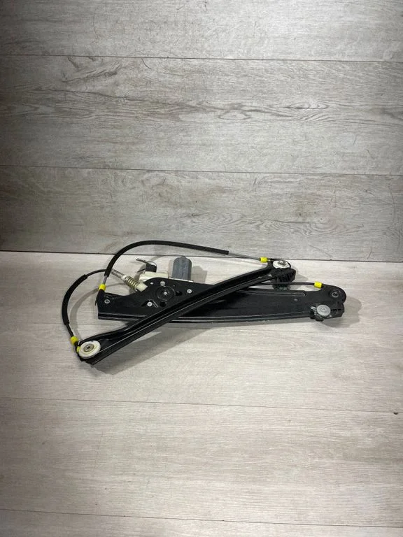 Priekinio el. lango pakėlimo mechanizmo komplektas