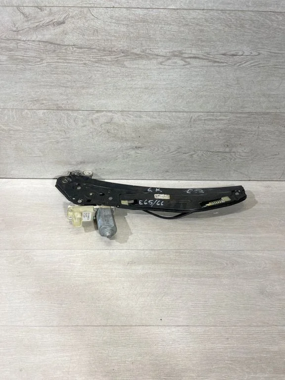 Rear door window regulator with motor 7202481