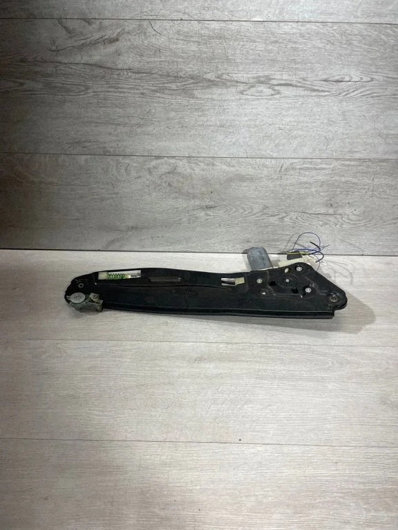 Rear door window regulator with motor 7138863