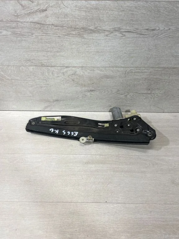 Rear door window regulator with motor 7138863