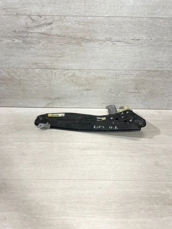 Rear door window regulator with motor 7024813