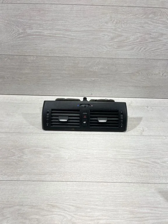 Dash center air vent grill 3400074