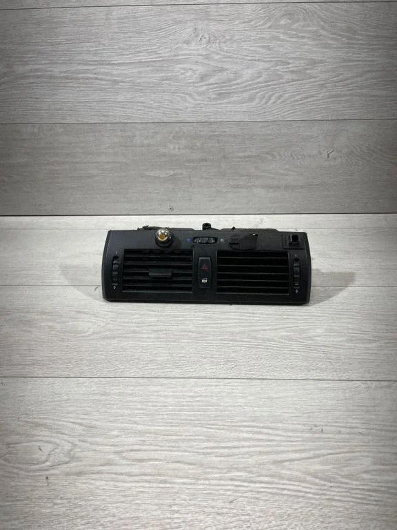 Dash center air vent grill 3400074
