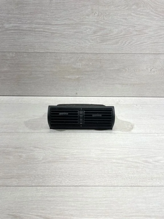 Dash center air vent grill 8397713 – BMW Z3 E36 (1994-2002)