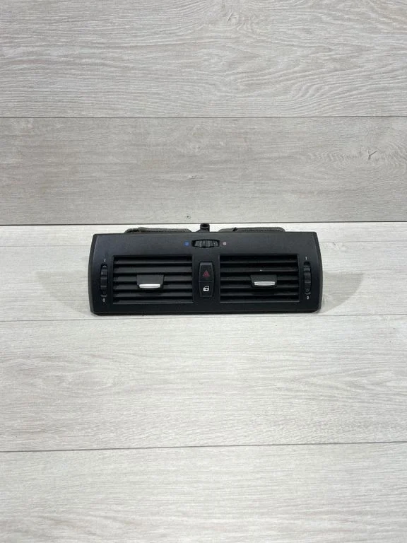 Dash center air vent grill 3415965