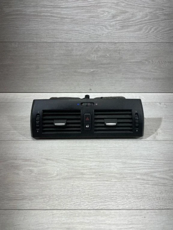 Dash center air vent grill 3415965