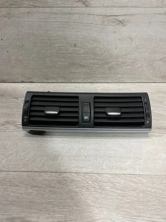 Środkowe kratki nawiewu – BMW X5 E70 (2006-2013)