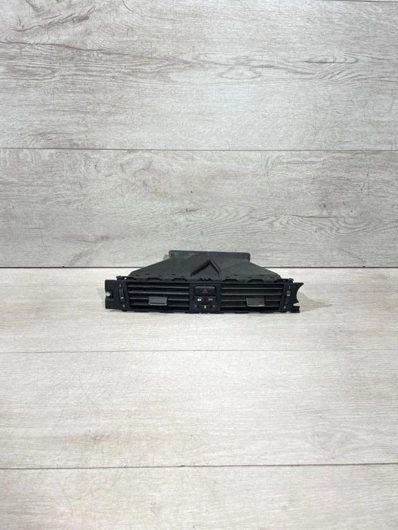 Dash center air vent grill 9130469
