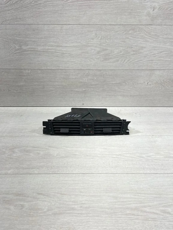 Centrālās gaisa restītes – BMW 3. sērija E90 E91 (2005-2012)
