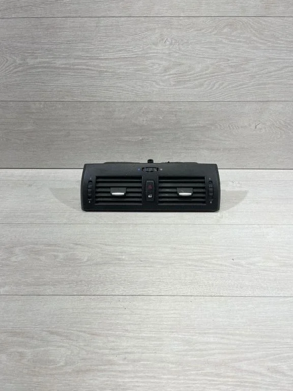 Dash center air vent grill 3415965