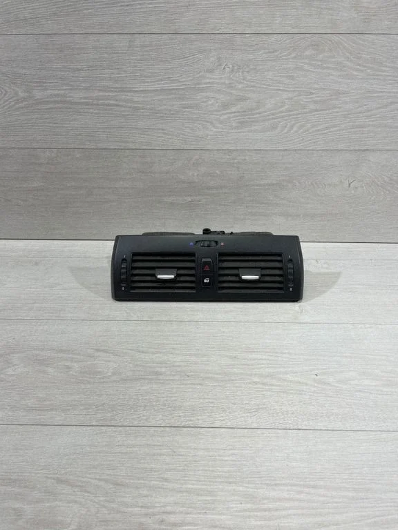 Dash center air vent grill 3400074