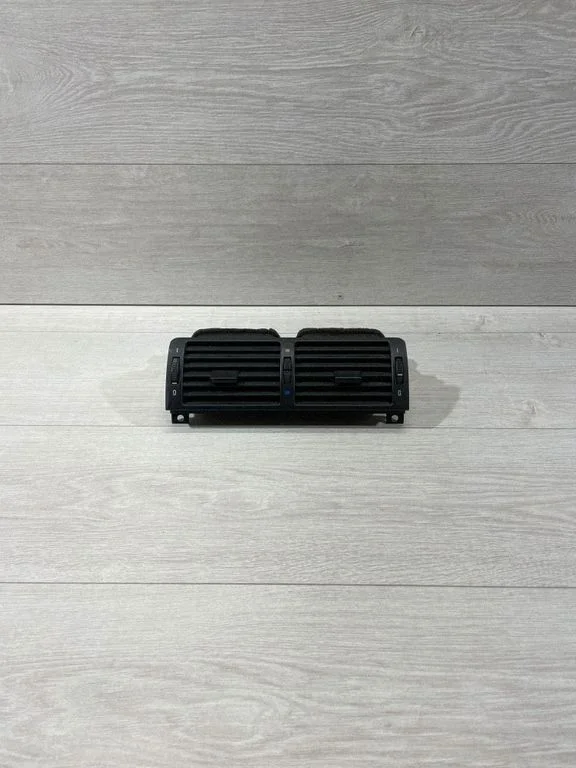 Dash center air vent grill 8370742
