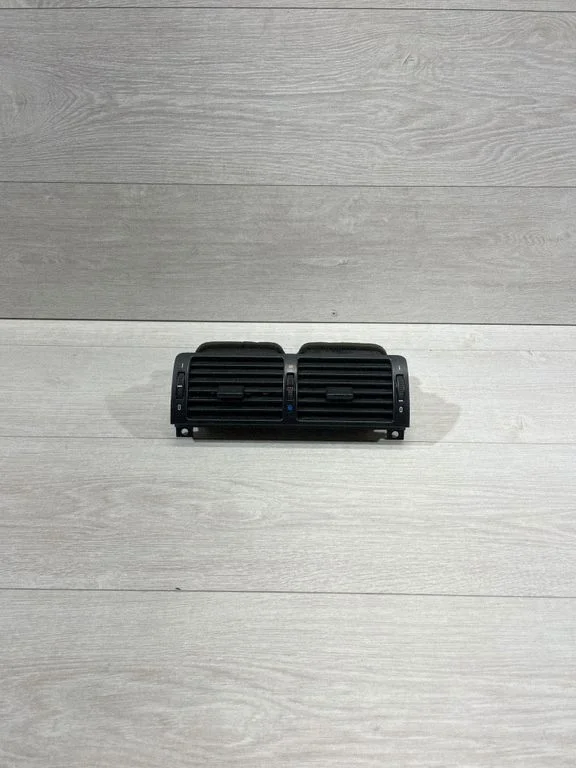 Dash center air vent grill 8370742