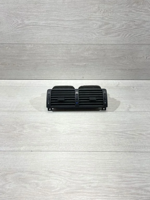 Dash center air vent grill 8370742