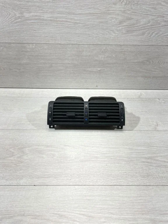 Dash center air vent grill 8370742