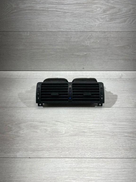 Dash center air vent grill 8370742