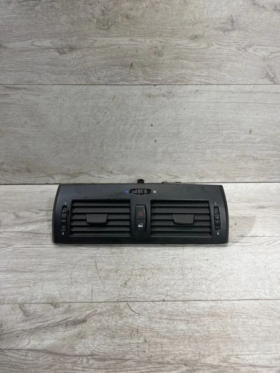 Dash center air vent grill 3400074