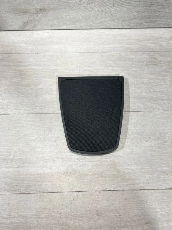 Dash center speaker trim cover – BMW 5 Series F10 F11 (2009-2016)