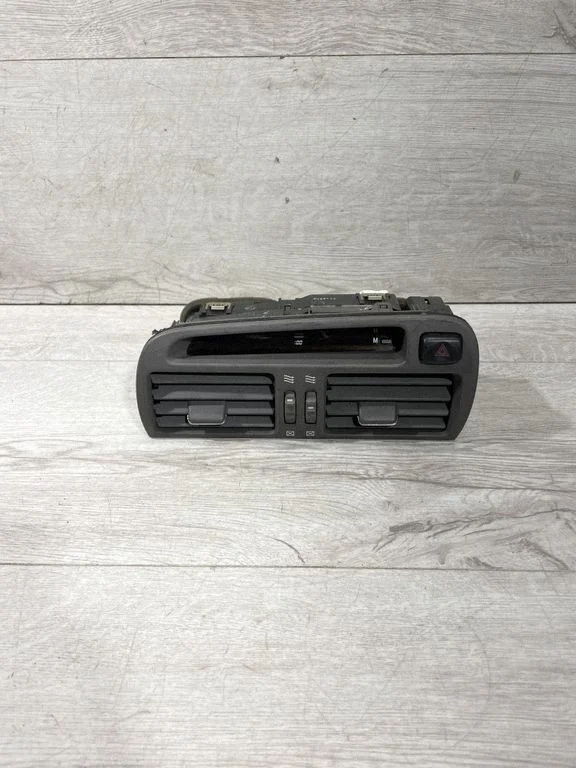 Dash center air vent grill 5566030340 – Lexus GS 300 400 430 (1991-2005)